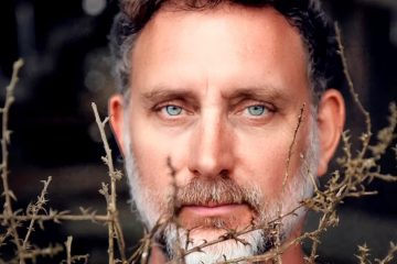 Tim Cummings, author of The Lightening People Play, discusses his brother's history with epilepsy on the Major Pain podcast